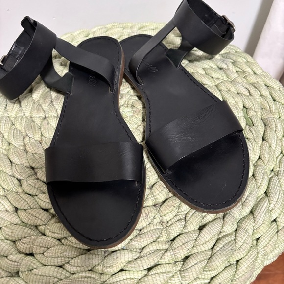 Madewell The Boardwalk Ankle-Strap Sandal In Black Leather - Picture 9 of 13